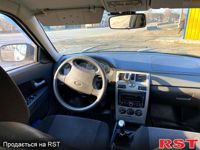 Серый ВАЗ Priora, объемом двигателя 1.6 л и пробегом 156 тыс. км за 2699 $, фото 2 на Automoto.ua