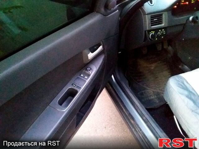 Серый ВАЗ Priora, объемом двигателя 1.6 л и пробегом 147 тыс. км за 3550 $, фото 3 на Automoto.ua