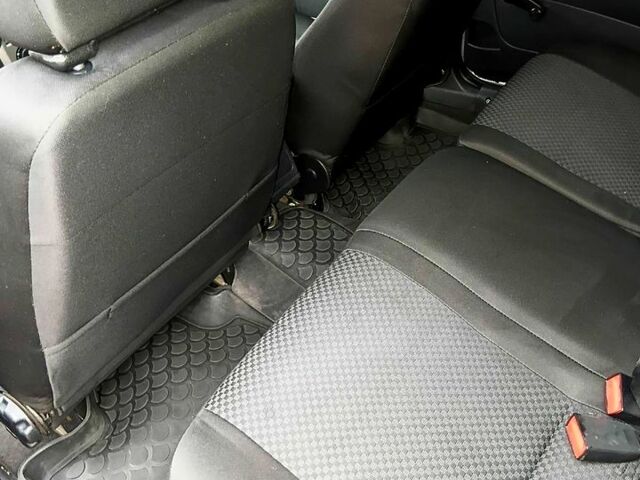 Серый ВАЗ Priora, объемом двигателя 1.6 л и пробегом 87 тыс. км за 3200 $, фото 6 на Automoto.ua