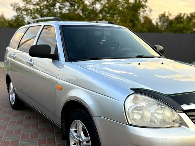 Серый ВАЗ Priora, объемом двигателя 1.6 л и пробегом 158 тыс. км за 3250 $, фото 2 на Automoto.ua
