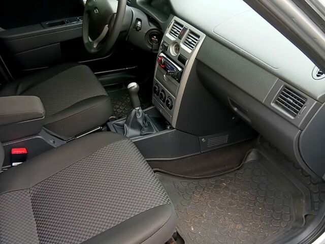 Серый ВАЗ Priora, объемом двигателя 1.6 л и пробегом 87 тыс. км за 3200 $, фото 13 на Automoto.ua