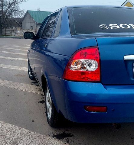Синій ВАЗ Priora, об'ємом двигуна 1.6 л та пробігом 98 тис. км за 2199 $, фото 5 на Automoto.ua
