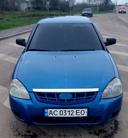 Синій ВАЗ Priora, об'ємом двигуна 1.6 л та пробігом 98 тис. км за 2199 $, фото 2 на Automoto.ua