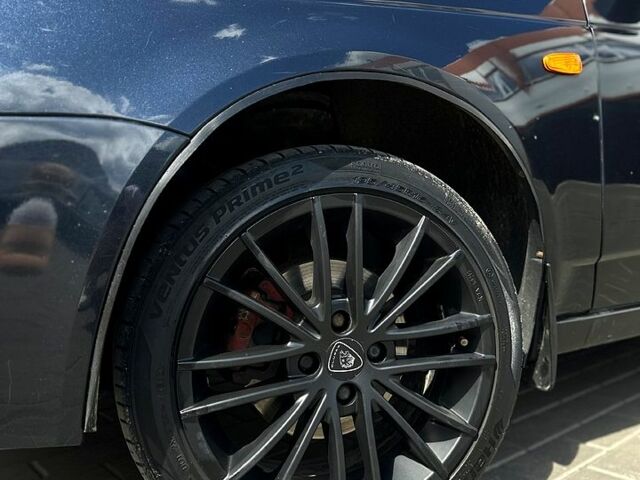 Синий ВАЗ Priora, объемом двигателя 1.6 л и пробегом 170 тыс. км за 3500 $, фото 2 на Automoto.ua