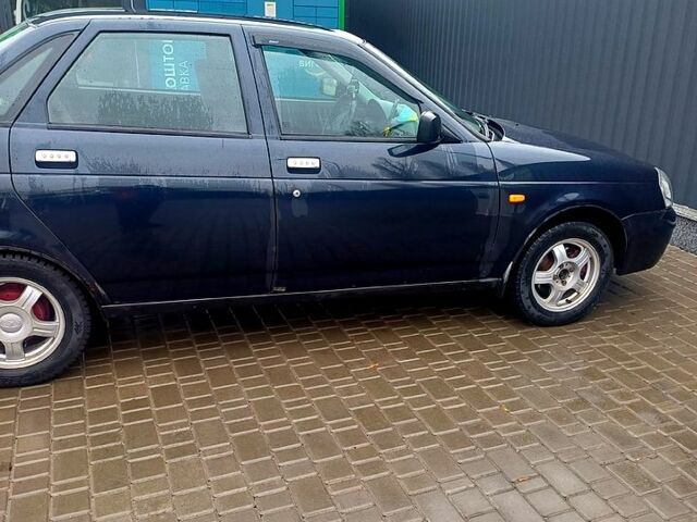 Синій ВАЗ Priora, об'ємом двигуна 1.6 л та пробігом 140 тис. км за 2550 $, фото 2 на Automoto.ua