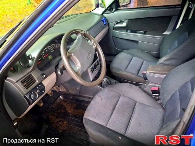Синий ВАЗ Priora, объемом двигателя 1.6 л и пробегом 177 тыс. км за 1650 $, фото 4 на Automoto.ua