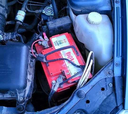 Синий ВАЗ Priora, объемом двигателя 1.6 л и пробегом 255 тыс. км за 2600 $, фото 12 на Automoto.ua