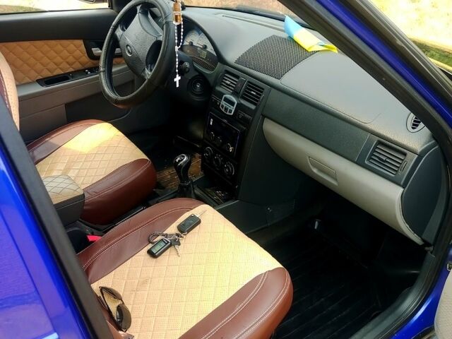 Синій ВАЗ Priora, об'ємом двигуна 1.6 л та пробігом 172 тис. км за 2600 $, фото 2 на Automoto.ua