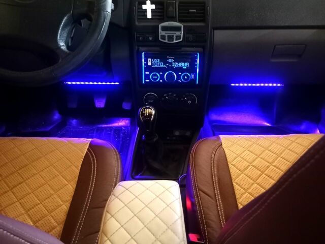 Синий ВАЗ Priora, объемом двигателя 1.6 л и пробегом 179 тыс. км за 2900 $, фото 3 на Automoto.ua