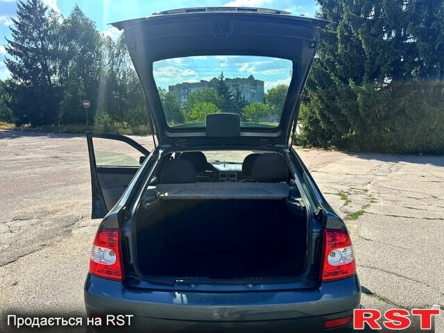 Зеленый ВАЗ Priora, объемом двигателя 1.6 л и пробегом 147 тыс. км за 2300 $, фото 7 на Automoto.ua