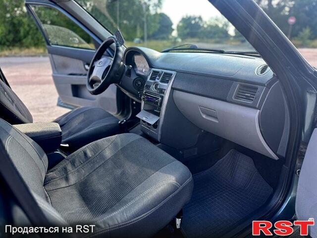 Зеленый ВАЗ Priora, объемом двигателя 1.6 л и пробегом 147 тыс. км за 2300 $, фото 10 на Automoto.ua