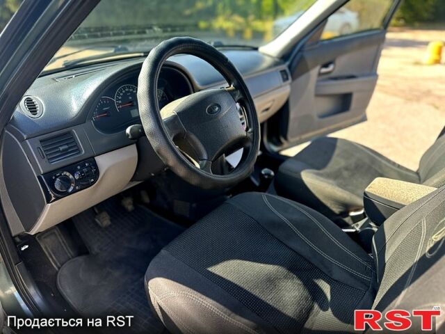 Зеленый ВАЗ Priora, объемом двигателя 1.6 л и пробегом 147 тыс. км за 2300 $, фото 9 на Automoto.ua