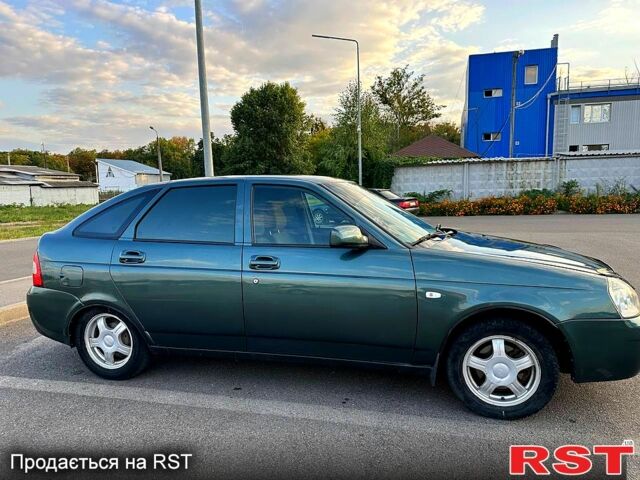 Зелений ВАЗ Priora, об'ємом двигуна 1.6 л та пробігом 210 тис. км за 3000 $, фото 2 на Automoto.ua