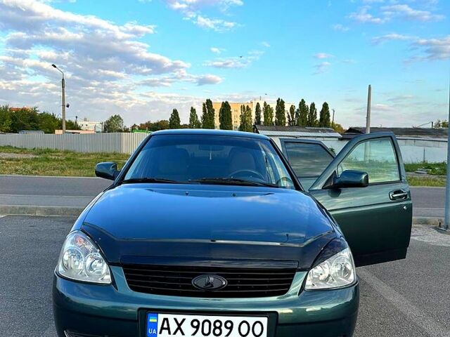Зелений ВАЗ Priora, об'ємом двигуна 1.6 л та пробігом 210 тис. км за 3000 $, фото 1 на Automoto.ua