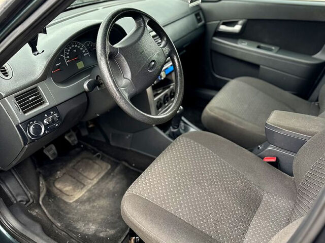 Зелений ВАЗ Priora, об'ємом двигуна 1.6 л та пробігом 125 тис. км за 3199 $, фото 3 на Automoto.ua