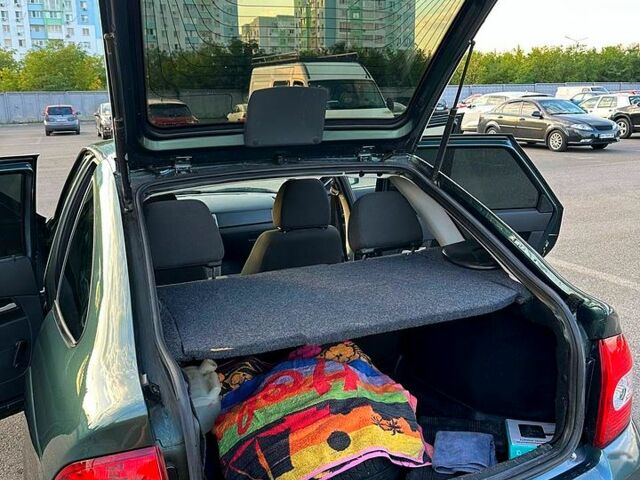 Зелений ВАЗ Priora, об'ємом двигуна 1.6 л та пробігом 210 тис. км за 3000 $, фото 8 на Automoto.ua