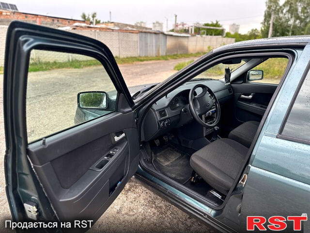 Зелений ВАЗ Priora, об'ємом двигуна 1.6 л та пробігом 125 тис. км за 3199 $, фото 7 на Automoto.ua
