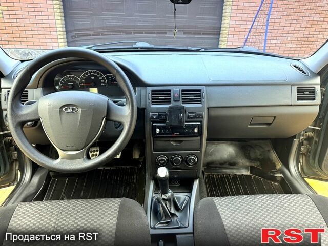 Зеленый ВАЗ Priora, объемом двигателя 1.6 л и пробегом 103 тыс. км за 4700 $, фото 7 на Automoto.ua