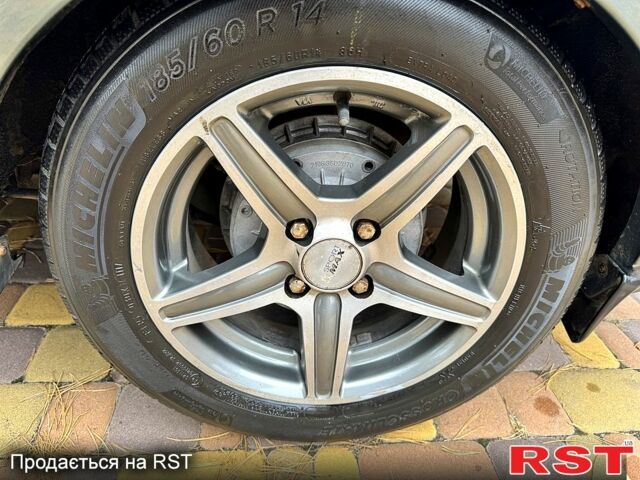 Зеленый ВАЗ Priora, объемом двигателя 1.6 л и пробегом 103 тыс. км за 4700 $, фото 5 на Automoto.ua