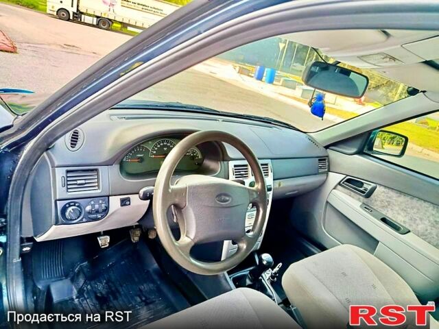 Зелений ВАЗ Priora, об'ємом двигуна 1.6 л та пробігом 178 тис. км за 2750 $, фото 3 на Automoto.ua