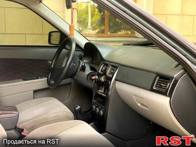 Зеленый ВАЗ Priora, объемом двигателя 1.6 л и пробегом 300 тыс. км за 1450 $, фото 6 на Automoto.ua