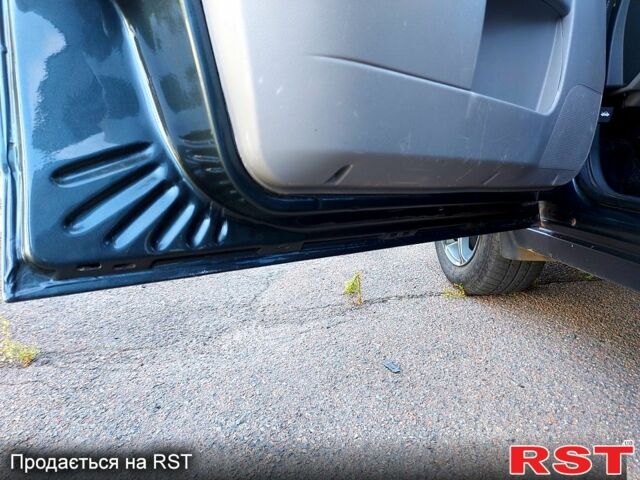 Зеленый ВАЗ Priora, объемом двигателя 1.6 л и пробегом 177 тыс. км за 2400 $, фото 5 на Automoto.ua