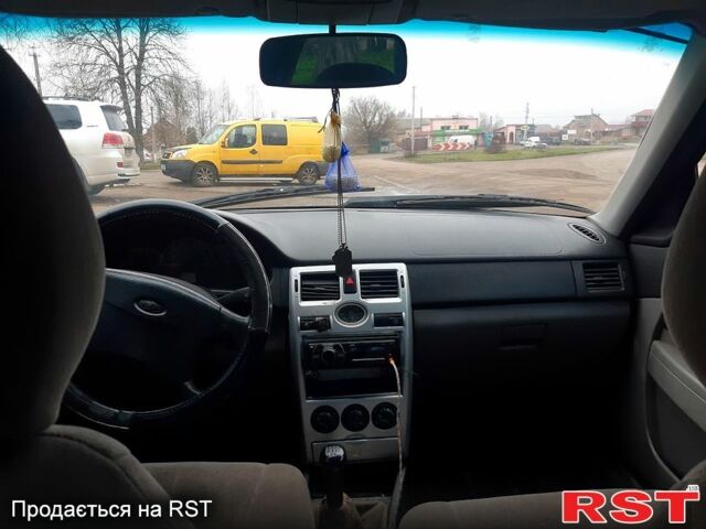 Зеленый ВАЗ Priora, объемом двигателя 1.6 л и пробегом 250 тыс. км за 1600 $, фото 1 на Automoto.ua