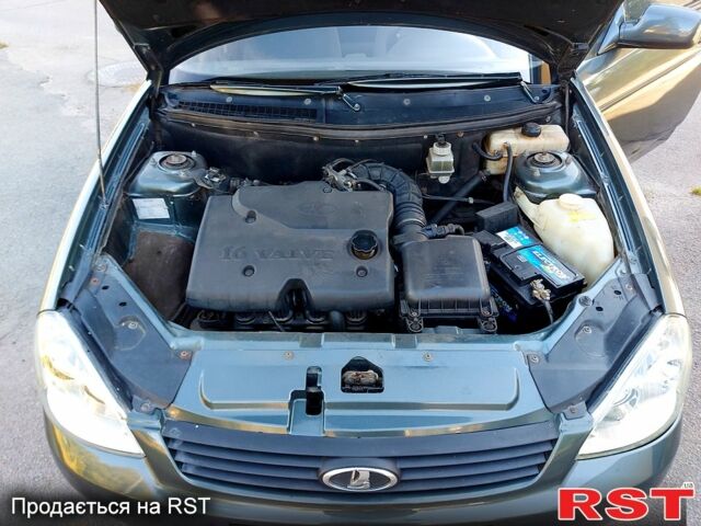 Зеленый ВАЗ Priora, объемом двигателя 1.6 л и пробегом 177 тыс. км за 2400 $, фото 6 на Automoto.ua