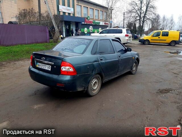 Зеленый ВАЗ Priora, объемом двигателя 1.6 л и пробегом 250 тыс. км за 1600 $, фото 2 на Automoto.ua