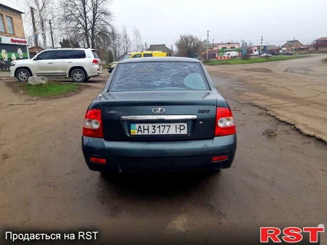 Зеленый ВАЗ Priora, объемом двигателя 1.6 л и пробегом 250 тыс. км за 1600 $, фото 3 на Automoto.ua