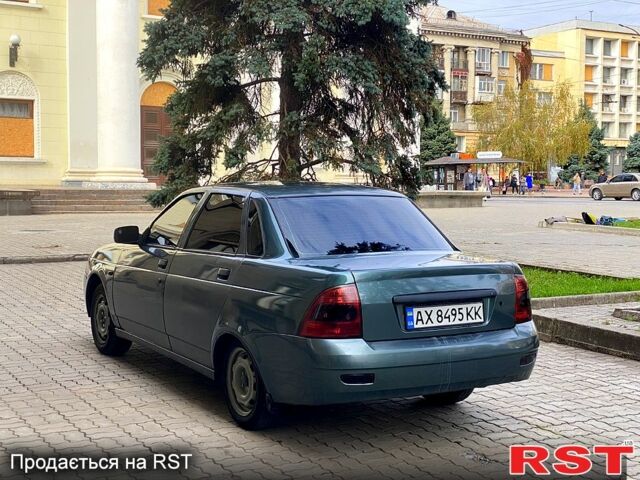 Зеленый ВАЗ Priora, объемом двигателя 1.6 л и пробегом 300 тыс. км за 1450 $, фото 2 на Automoto.ua