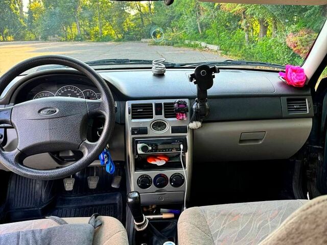 Зеленый ВАЗ Priora, объемом двигателя 1.6 л и пробегом 86 тыс. км за 1950 $, фото 6 на Automoto.ua