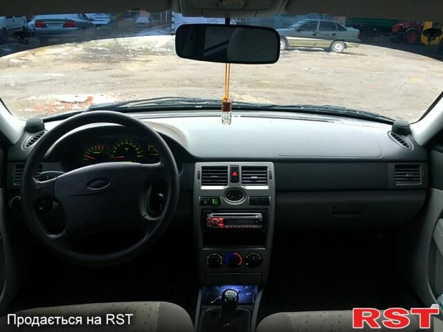 Зелений ВАЗ Priora, об'ємом двигуна 1.6 л та пробігом 203 тис. км за 3000 $, фото 6 на Automoto.ua