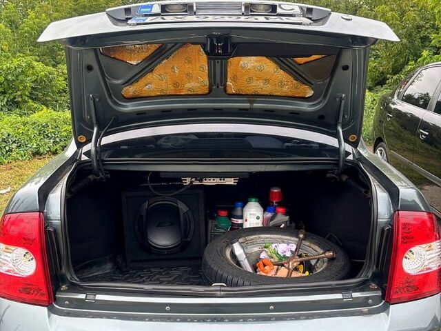 Зелений ВАЗ Priora, об'ємом двигуна 1.6 л та пробігом 327 тис. км за 3600 $, фото 7 на Automoto.ua