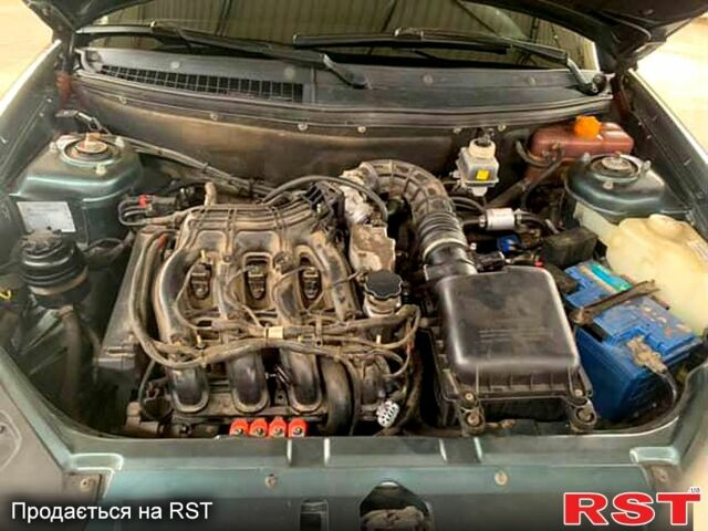 Зелений ВАЗ Priora, об'ємом двигуна 1.6 л та пробігом 213 тис. км за 3100 $, фото 7 на Automoto.ua