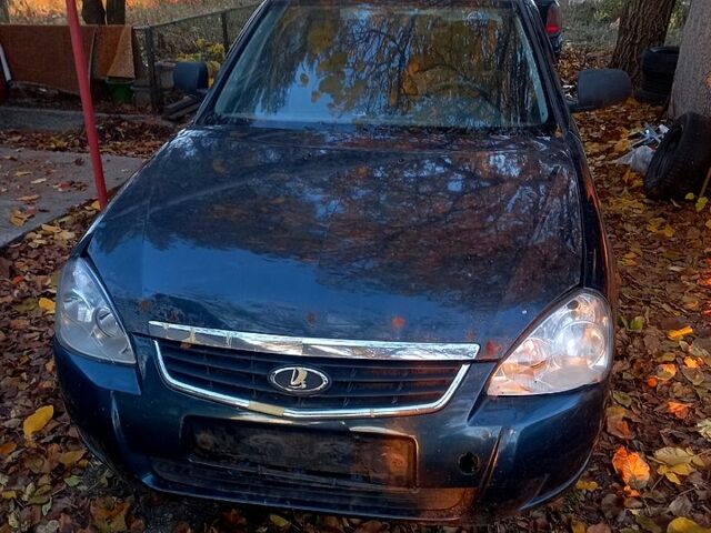 Зеленый ВАЗ Priora, объемом двигателя 1.6 л и пробегом 245 тыс. км за 1500 $, фото 4 на Automoto.ua