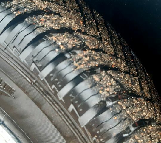 Зелений ВАЗ Priora, об'ємом двигуна 1.6 л та пробігом 171 тис. км за 3350 $, фото 3 на Automoto.ua