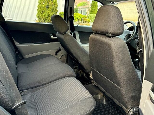 Зеленый ВАЗ Priora, объемом двигателя 1.6 л и пробегом 100 тыс. км за 2650 $, фото 13 на Automoto.ua