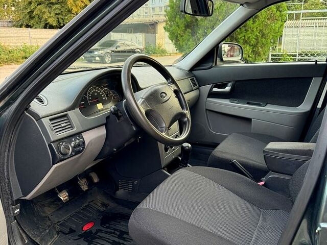 Зеленый ВАЗ Priora, объемом двигателя 1.6 л и пробегом 100 тыс. км за 2650 $, фото 8 на Automoto.ua