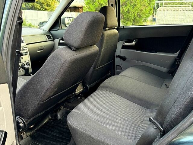 Зеленый ВАЗ Priora, объемом двигателя 1.6 л и пробегом 100 тыс. км за 2650 $, фото 10 на Automoto.ua