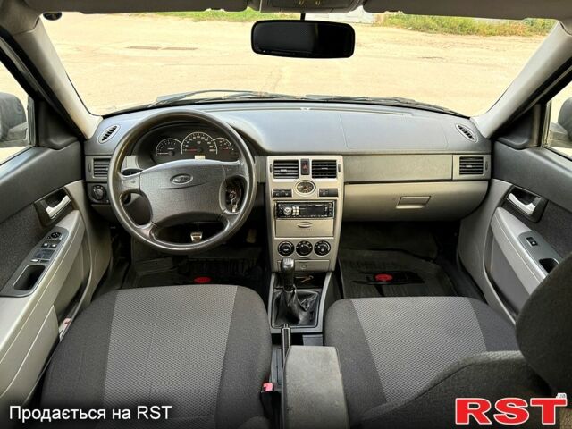 Зеленый ВАЗ Priora, объемом двигателя 1.6 л и пробегом 100 тыс. км за 2650 $, фото 11 на Automoto.ua