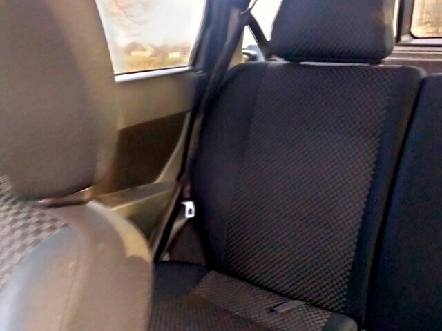 Зеленый ВАЗ Priora, объемом двигателя 1.6 л и пробегом 199 тыс. км за 3000 $, фото 3 на Automoto.ua