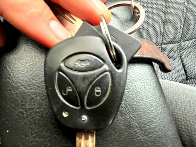 Зеленый ВАЗ Priora, объемом двигателя 1.6 л и пробегом 193 тыс. км за 2800 $, фото 3 на Automoto.ua