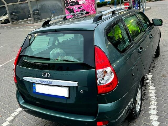 Зеленый ВАЗ Priora, объемом двигателя 1.6 л и пробегом 193 тыс. км за 2800 $, фото 4 на Automoto.ua