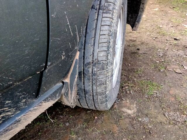 Зеленый ВАЗ Priora, объемом двигателя 1.6 л и пробегом 199 тыс. км за 3000 $, фото 1 на Automoto.ua