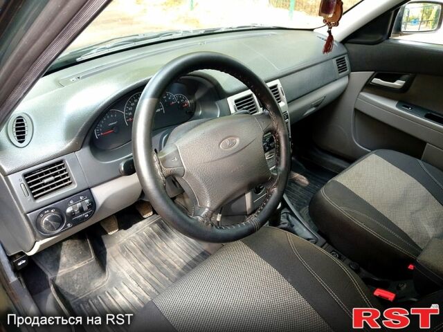 Зеленый ВАЗ Priora, объемом двигателя 1.6 л и пробегом 114 тыс. км за 3600 $, фото 9 на Automoto.ua