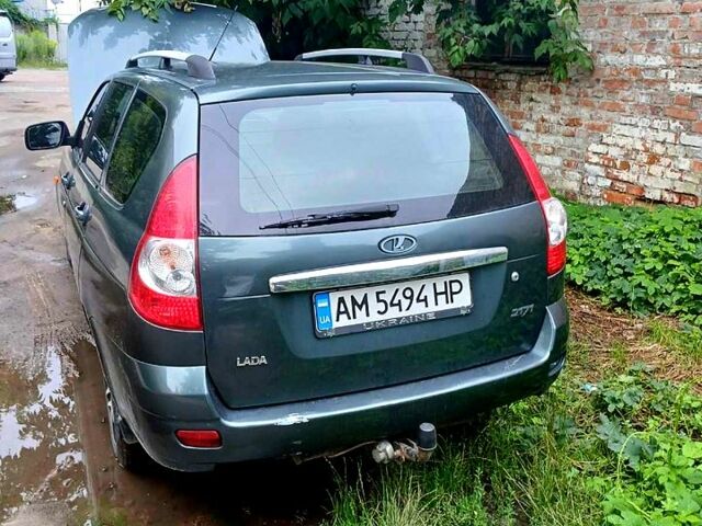 Зеленый ВАЗ Priora, объемом двигателя 1.6 л и пробегом 200 тыс. км за 2000 $, фото 2 на Automoto.ua
