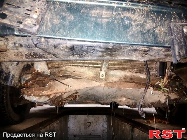 Зелений ВАЗ Priora, об'ємом двигуна 1.6 л та пробігом 324 тис. км за 1100 $, фото 9 на Automoto.ua