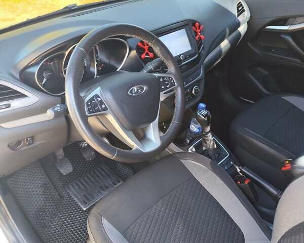 Белый ВАЗ Веста, объемом двигателя 1.6 л и пробегом 50 тыс. км за 9000 $, фото 17 на Automoto.ua