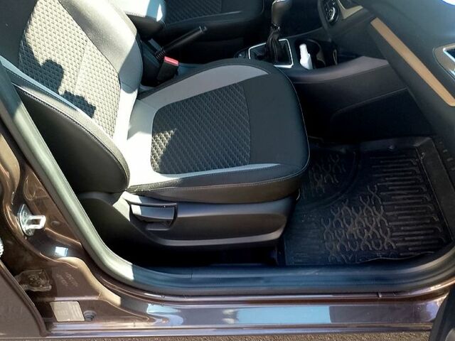 Коричневий ВАЗ Веста, об'ємом двигуна 1.6 л та пробігом 10 тис. км за 8200 $, фото 4 на Automoto.ua